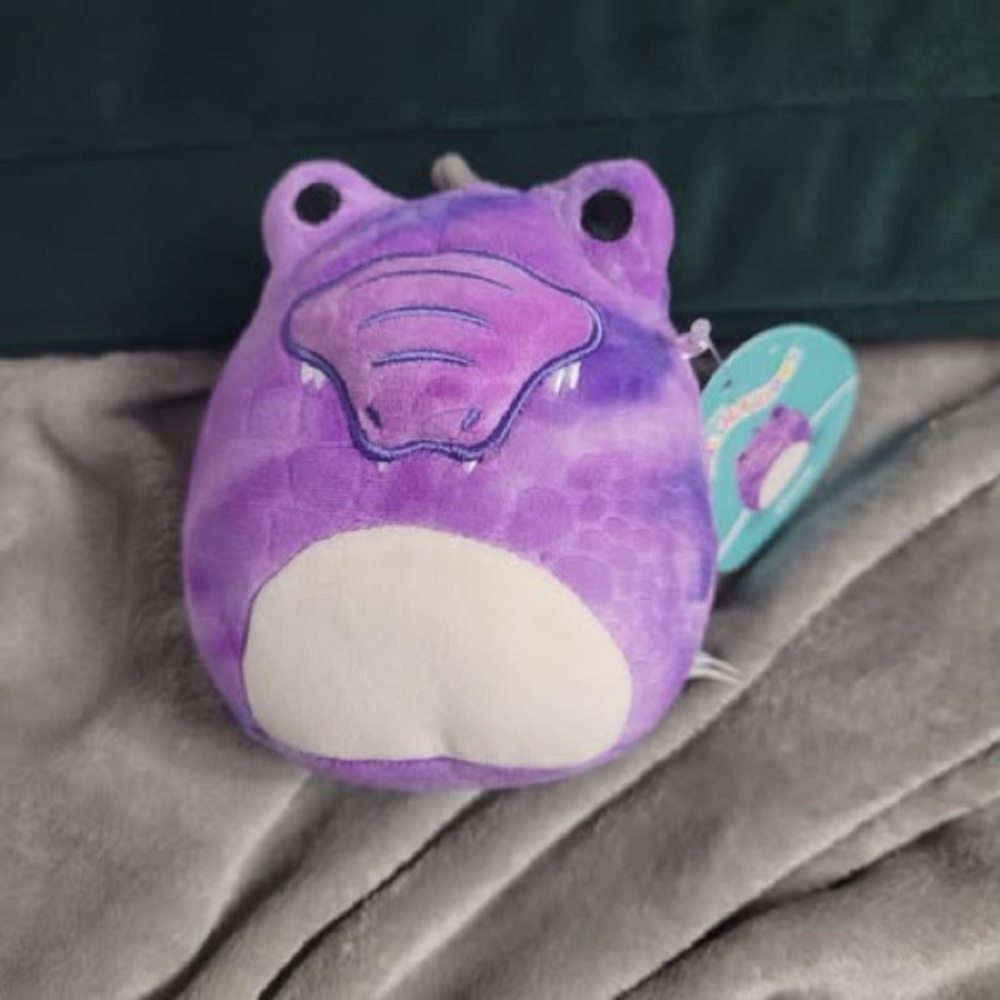 NWT 8” Squishmallows Dove Purple
Plush Alligator Crocodile
